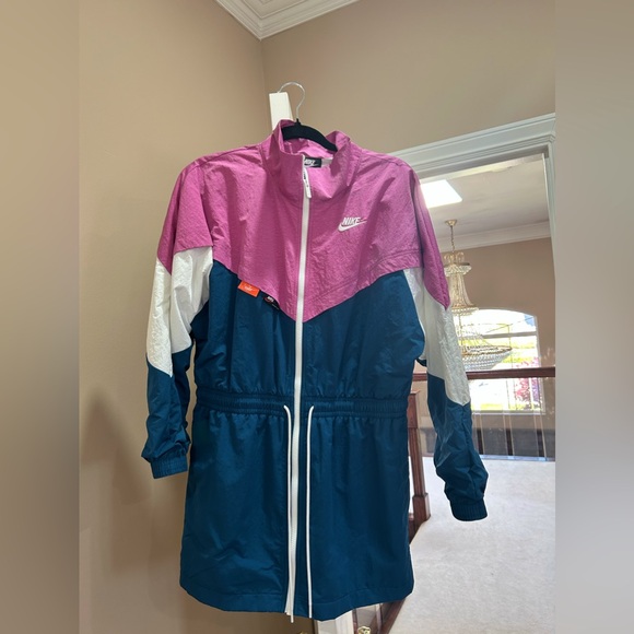 Nike wind breaker jacket - Picture 2 of 6